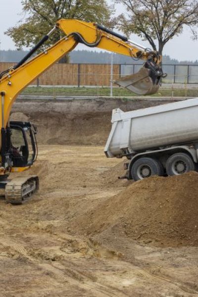 Erdarbeiten und Aushub für einen Neubau